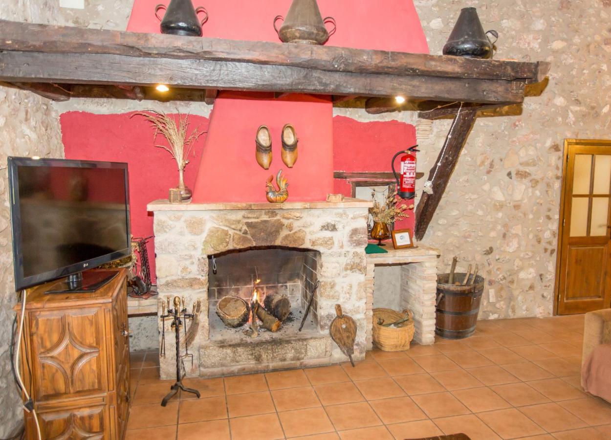Turismo Rural Can Massot Darnius Exterior photo